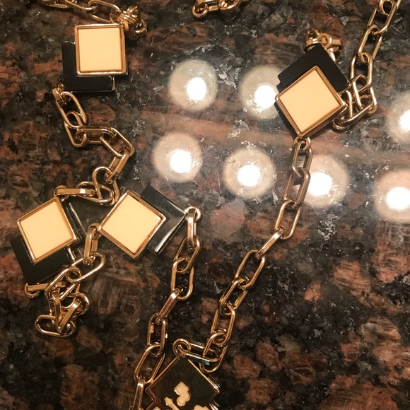 Tory Burch Necklace Retail $50 - Picture 3 of 5